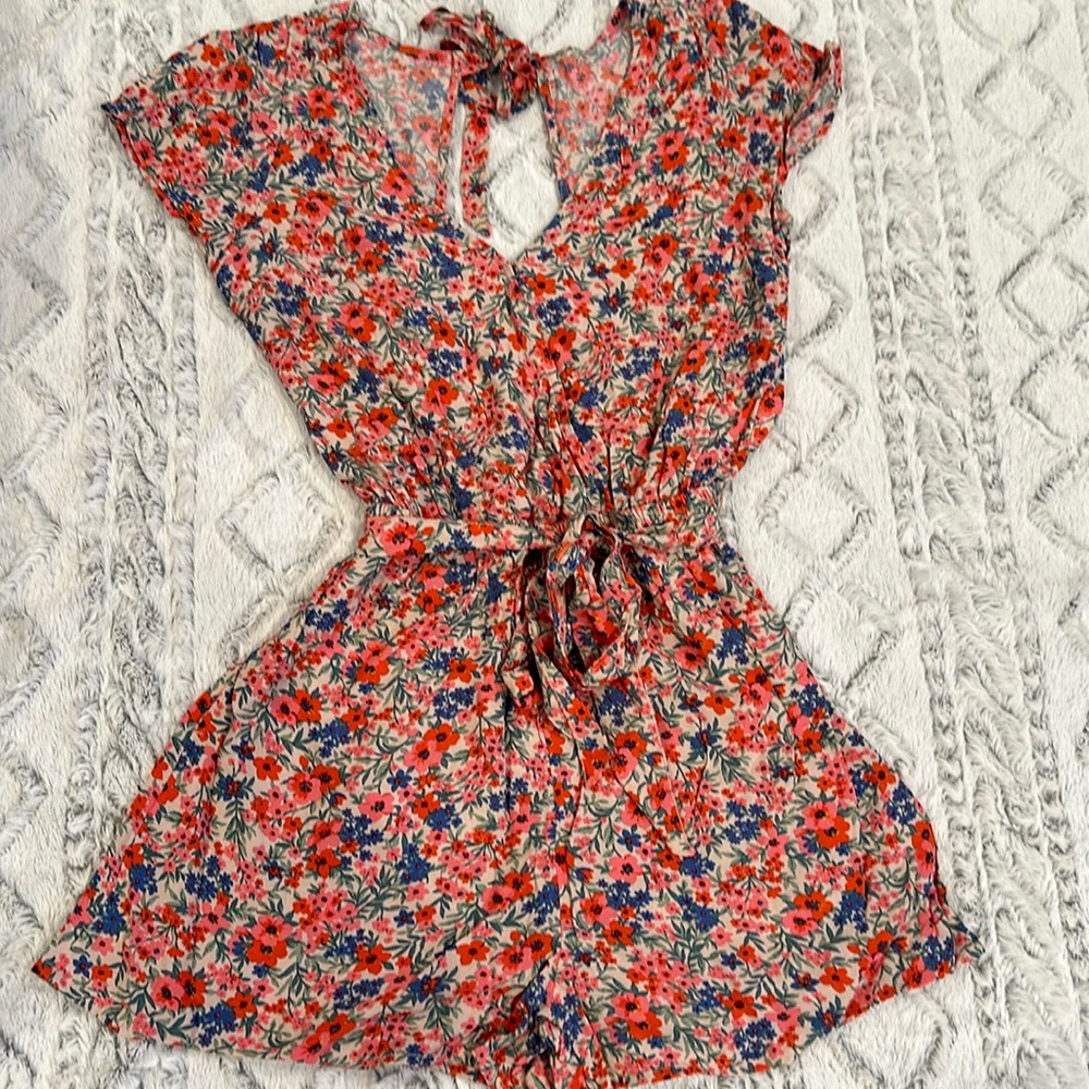 NWT-American Eagle Floral jumper